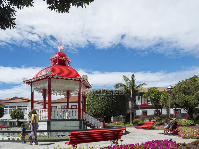 Jardin de Republica in Velas, the main town on the island. Sao Jorge Island, an island in the Azores (Ilhas dos Acores) in the Atlantic ocean. The Azores are an autonomous region of Portugal. Europe, Portugal, Azores — Stock Photo