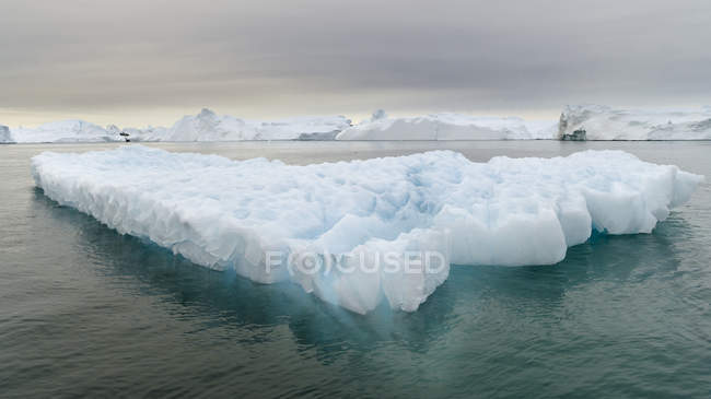 Ilulissat Icefjord chiamato anche kangia o Ilulissat Kangerlua a Disko Bay. Il fiordo del ghiaccio è elencato come patrimonio mondiale dell'UNESCO. America, Nord America, Groenlandia, Danimarca — Foto stock