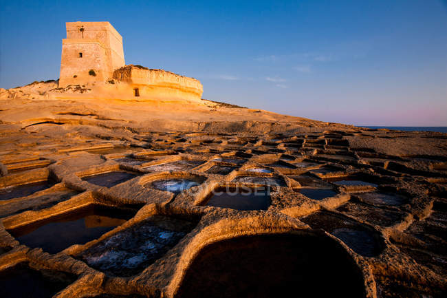 Соляные кастрюли Xlendl, остров Гозо, остров Мальта, Республика Мальта, Европа — стоковое фото