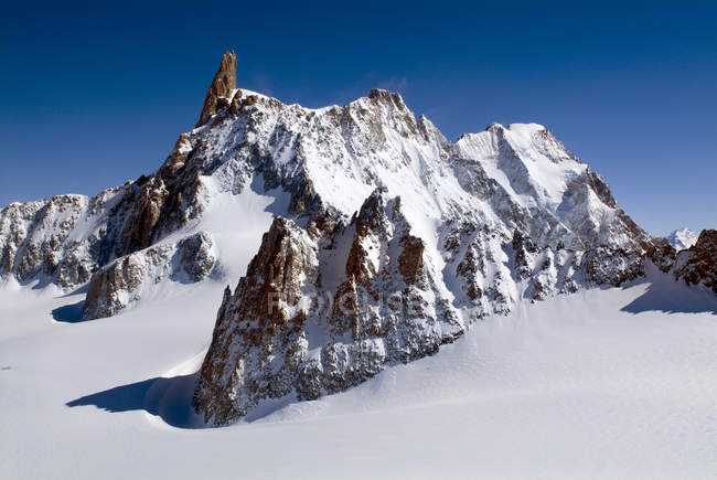 Dente del Gigante, Massiccio del Monte Bianco, Courmayeur, Valle d 'Aosta, Italia - foto de stock