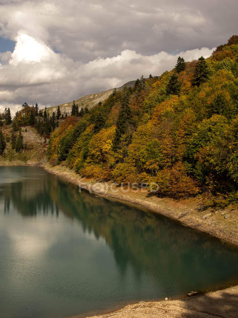 Lago, cerca de Goderdzi pass, Georgia, Caucaso, Asia - foto de stock