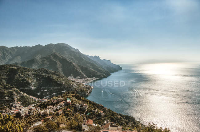 Вид на побережье Амальфи из Равелло, Кампания, Италия, Европа — стоковое фото