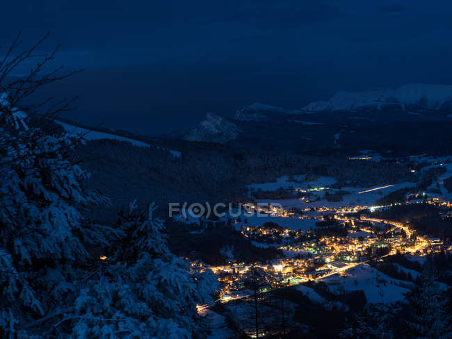 Winter landscape from Finonchio with view on Folgaria village, Altipiano di Folgaria plateau, Trentino, Italy, Europe — Stock Photo