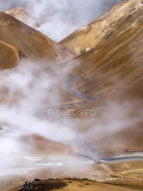 Geothermal area Hveradalir in the mountains of  Kerlingarfjoell in the highland of Iceland.    europe, northern europe, iceland, september — Stock Photo