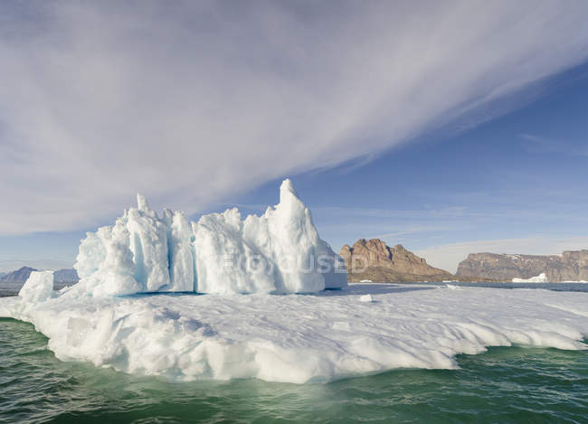 Iceberg no Sistema de Fiordes Uummannaq. América do Norte, Gronelândia, Dinamarca — Fotografia de Stock