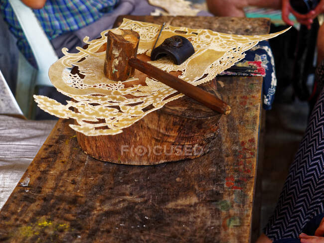 Artesãos Criadores de fantoches, Yogyakarta, Jawa, Indonésia, Ásia — Fotografia de Stock