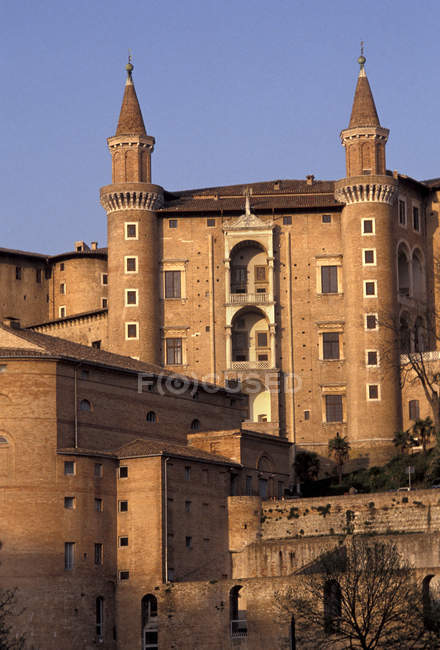 Палаццо Дукале, Урбино, Марке, Италия — стоковое фото