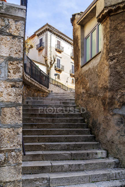 Walking in the village of Scanno, Foreshortening, LAquila, Abruzzo, Italy, Europe — Stock Photo