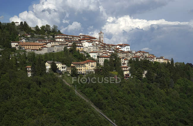 Cityscape of Santa Maria del Monte, Sacro Monte di Varese, UNESCO, World Heritage Site, Lombardy, Italy, Europe — Stock Photo