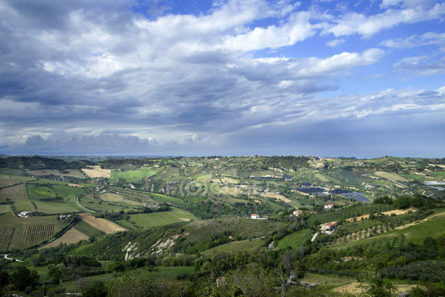 Вид из Средневековья, Аквавива-Пичена, Марке, Италия, Европа — стоковое фото