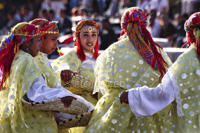 Mujer en Ouarzazate, Marruecos, África del Norte - foto de stock