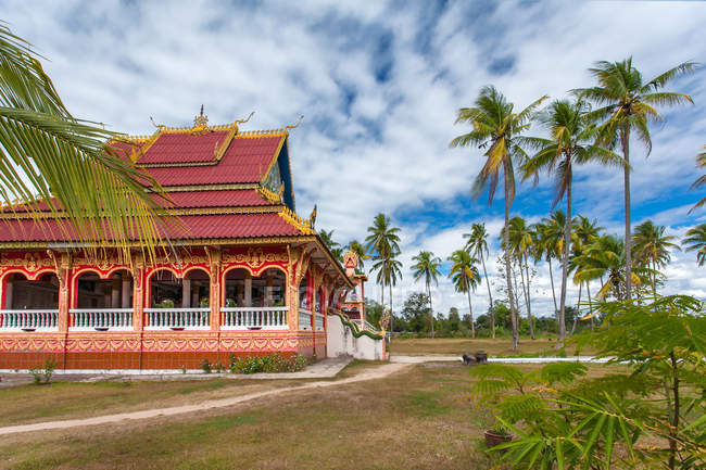 Буддійський храм на острові Дон - Кон, Паки, Лаос, Азія — стокове фото