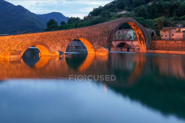 Ponte del Diavolo, Borgo a Mozzano, Toscana, Italia, Europa — Foto stock