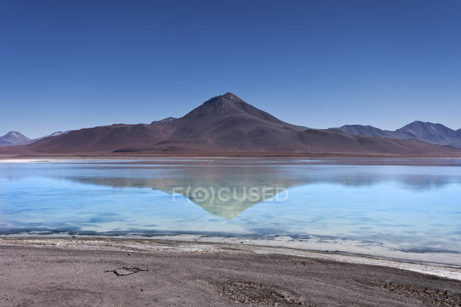 Laguna Verde, Reserva Nacional da Fauna Andina Eduardo Avaroa, Lipez do Sul, Potos, Uyuni, Bolívia, América do Sul — Fotografia de Stock