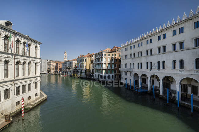 Grand canal pendant la quarantaine du coronavirus, style de vie COVID-19, Venise, Vénétie, Italie, Europe — Photo de stock