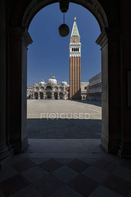 Plaza de San Marco durante la cuarentena del coronavirus, estilo de vida COVID-19, Venecia, Véneto, Italia, Europa - foto de stock