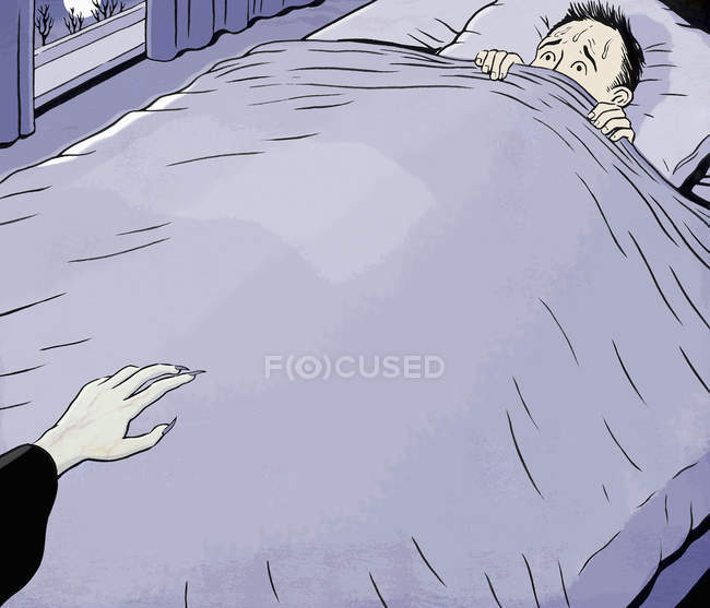 Испуганный человек в постели с приближающимся вампиром — стоковое фото