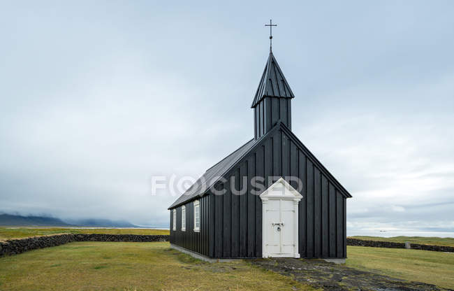 Eglise noire de Budir dans le nord de l'Islande — Photo de stock