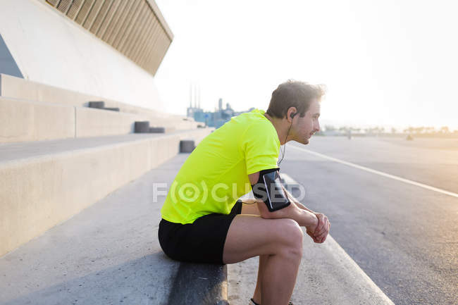 Stattliche männliche Läuferin — Stockfoto