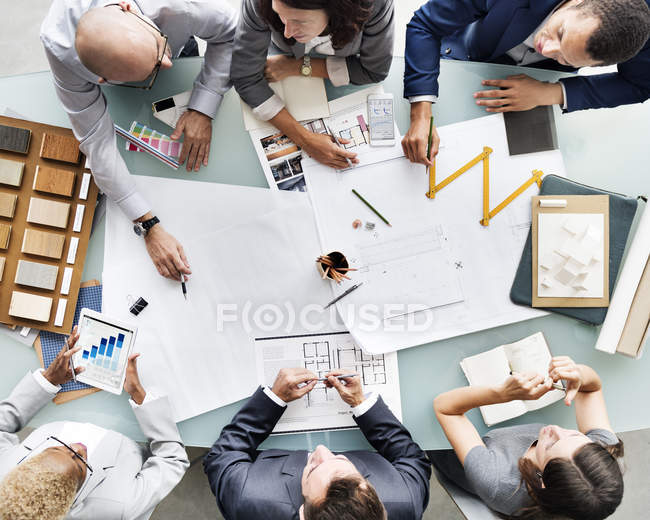 Gruppo di persone Brainstorming — Foto stock