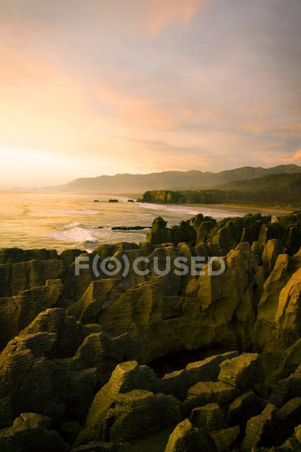 Rochers de crêpes en Nouvelle-Zélande — Photo de stock