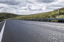 Autostrada nella zona selvaggia della provincia della Mongolia Interna, Cina — Foto stock