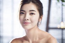 Retrato de bela jovem chinesa — Fotografia de Stock