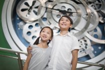 Chinese children visiting science and technology museum — Stock Photo