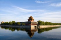 Северо-западный угол внешней стены Форбидден Сити, Пекин, Китай — стоковое фото