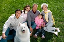 Портрет китайской семьи — стоковое фото