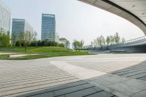 Urban street scene with buildings, China — Stock Photo