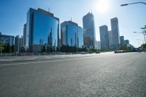 Scena stradale urbana con edifici, Cina — Foto stock
