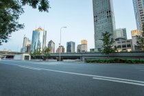 Scena stradale urbana con edifici, Cina — Foto stock