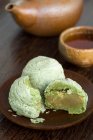 Chinese green tea crispy desserts and tea — Stock Photo
