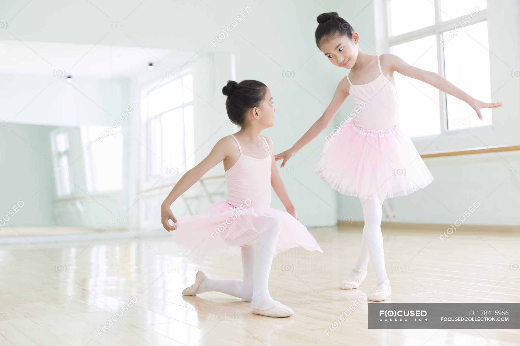 Chinese Girls Practicing Ballet Dance — People, Ballet Studio - Stock 