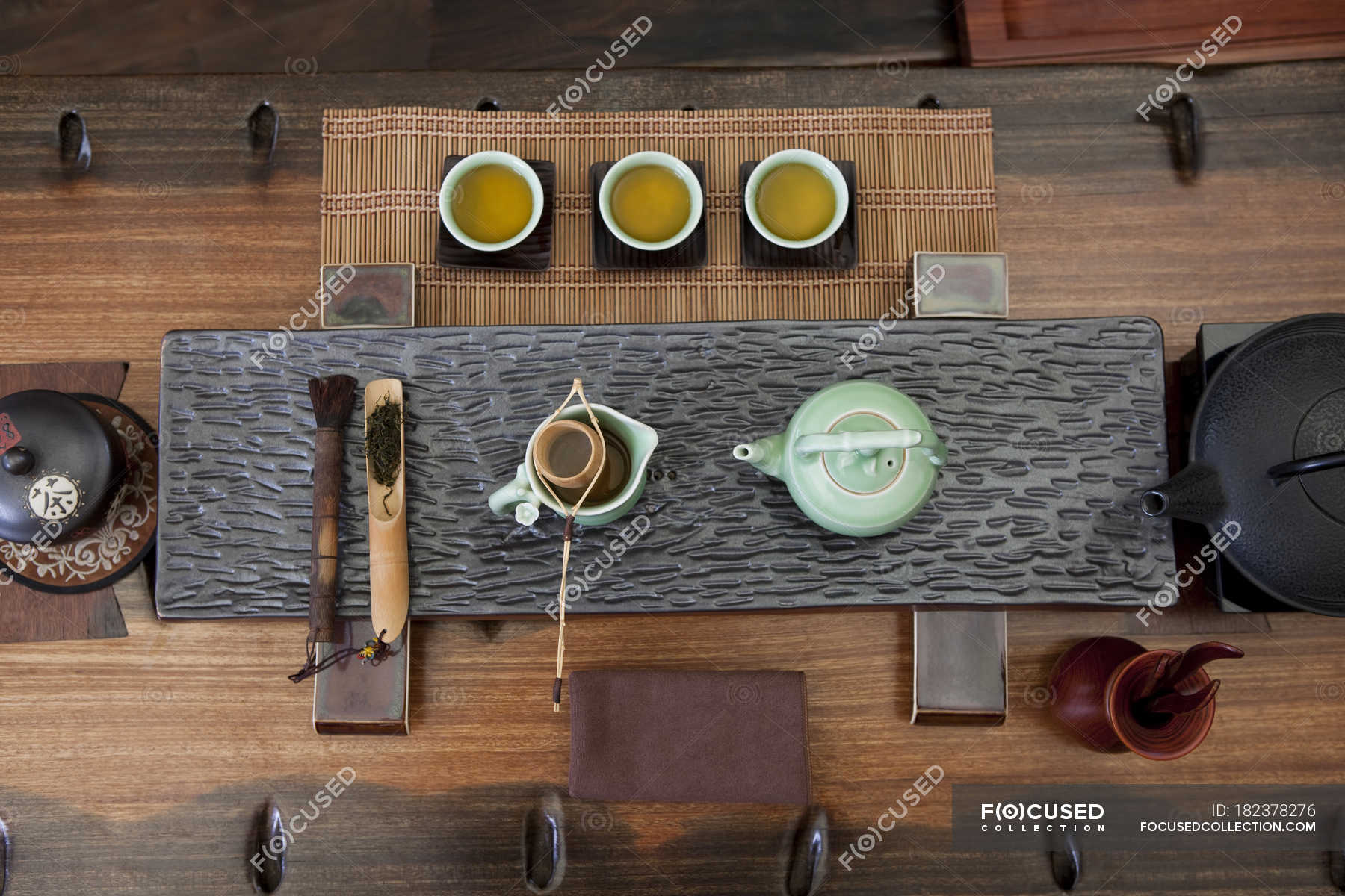 Top view of traditional chinese tea set in tea room — Chinese culture