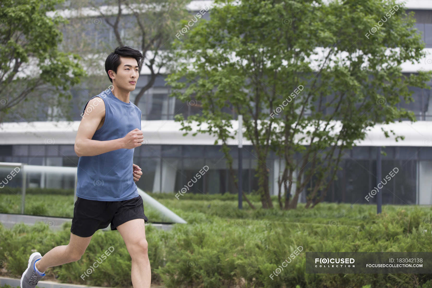 Chinese man jogging on street — Healthy Lifestyle, Exercising - Stock ...