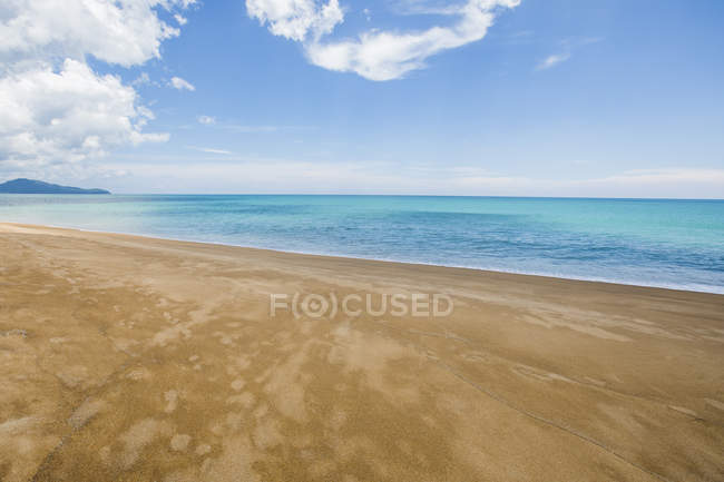Vista panorâmica da praia na Tailândia — Fotografia de Stock