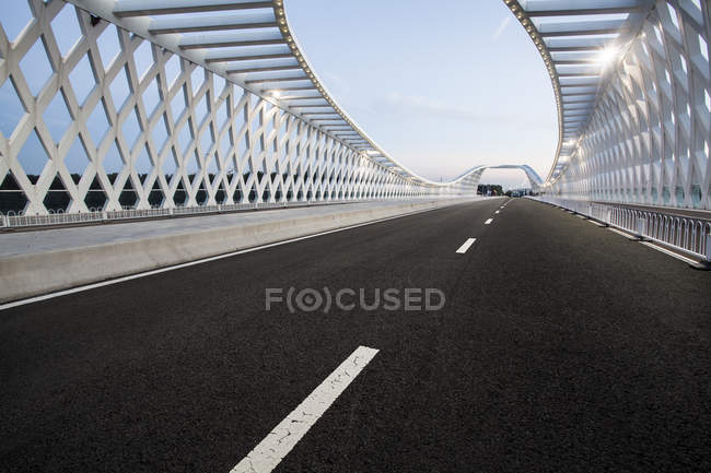 Struttura del ponte contemporaneo a Pechino, Cina — Foto stock
