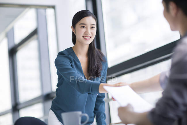 Chinese woman interviewing for job — Stock Photo