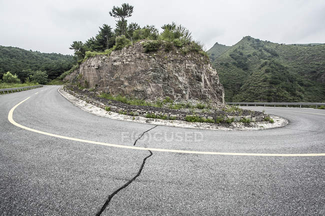View of road and mountains in Beijing, China — Stock Photo