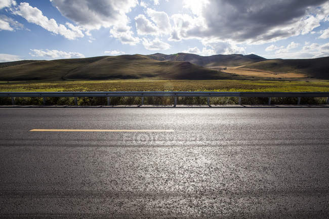 Scenic view of highway in Inner Mongolia province, China — Stock Photo