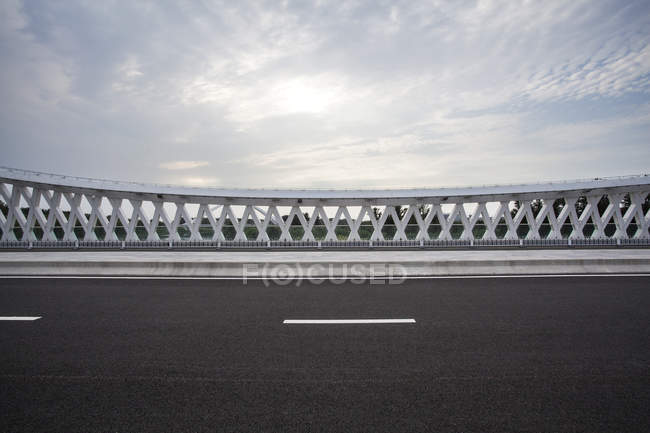 Современная мостовая конструкция Пекина, Китай — стоковое фото