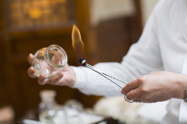 Chinese doctor preparing cupping therapy — Stock Photo