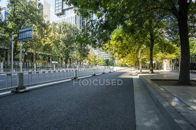 Urban scene of green area and modern architecture of Beijing, China — Stock Photo