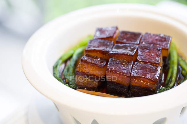 Piatto tradizionale cinese di carne dongpo — Foto stock