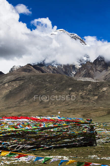 Красивый горный ландшафт в Тибете, Китай — стоковое фото