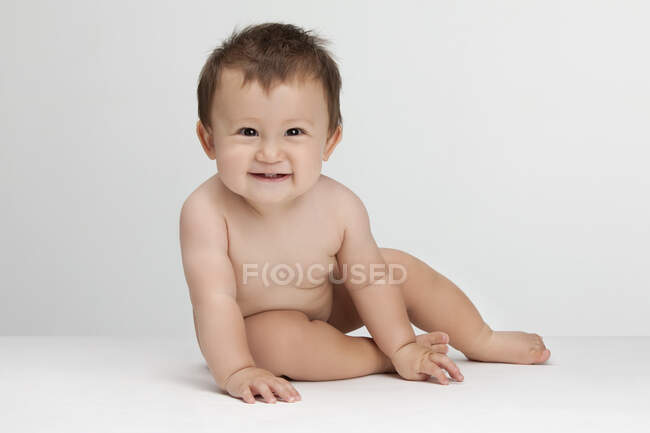 Studio shot of a smiling Chinese baby boy — Stock Photo