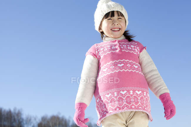 Cute little Chinese girl in winter — Stock Photo