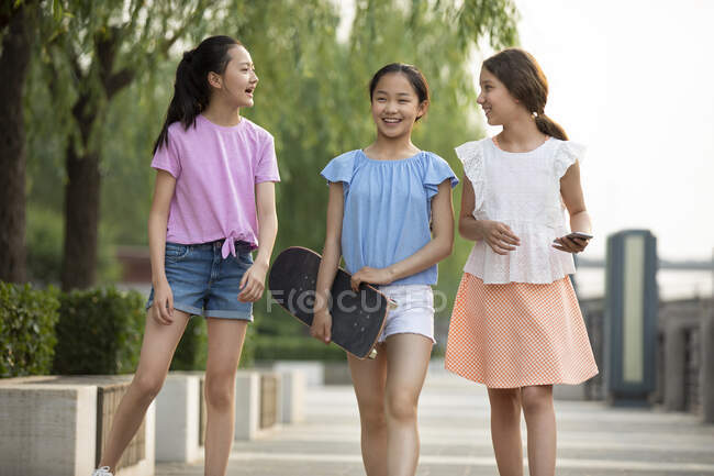 Teenager girls having fun outdoors — Stock Photo